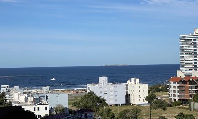 Brava muy cerca Del Mar edificio con servicios