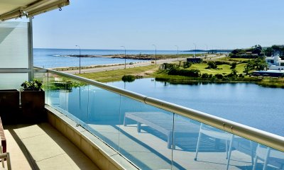Espectacular Pent House en mansa con vista a la laguna.