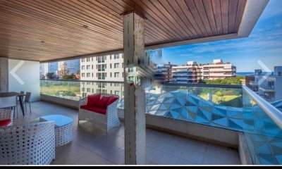 Excelente apartamento cómodo y luminoso - en Venta - Punta del Este