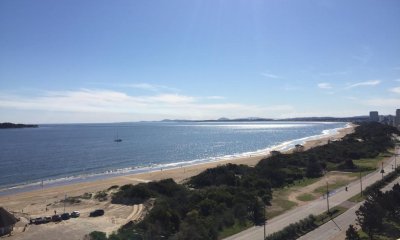 Muy lindo apartamento ubicado frente al mar, la mejor vista de la Mansa