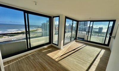 Hermoso penthouse en playa brava