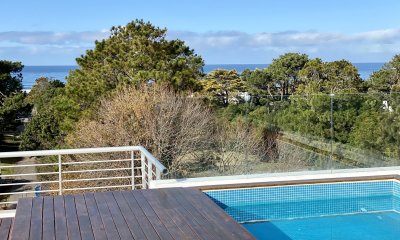 Excelente Penthouse con piscina climatizada privada en Playa Brava