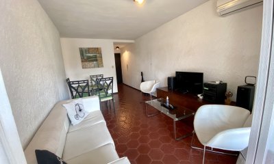 Cómodo apartamento sobre Av Roosevelt