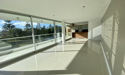 Excelente planta a estrenar ubicado a pocos metros de Playa Brava