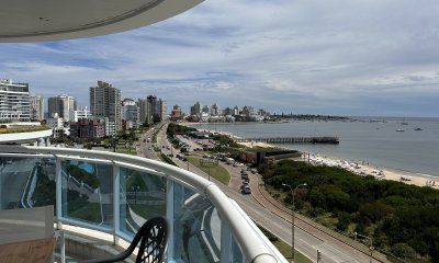 Excelente apartamento de categoría en primera línea