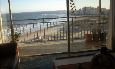 Muy lindo apartamento en Brava-Punta del Este con hermosa vista al mar.