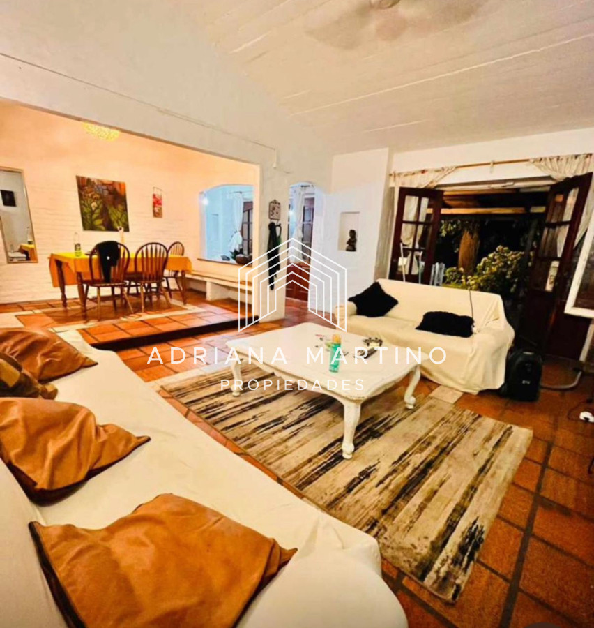 Casa ID.71098 - Excelente propiedad de sólida construcción en pinares 