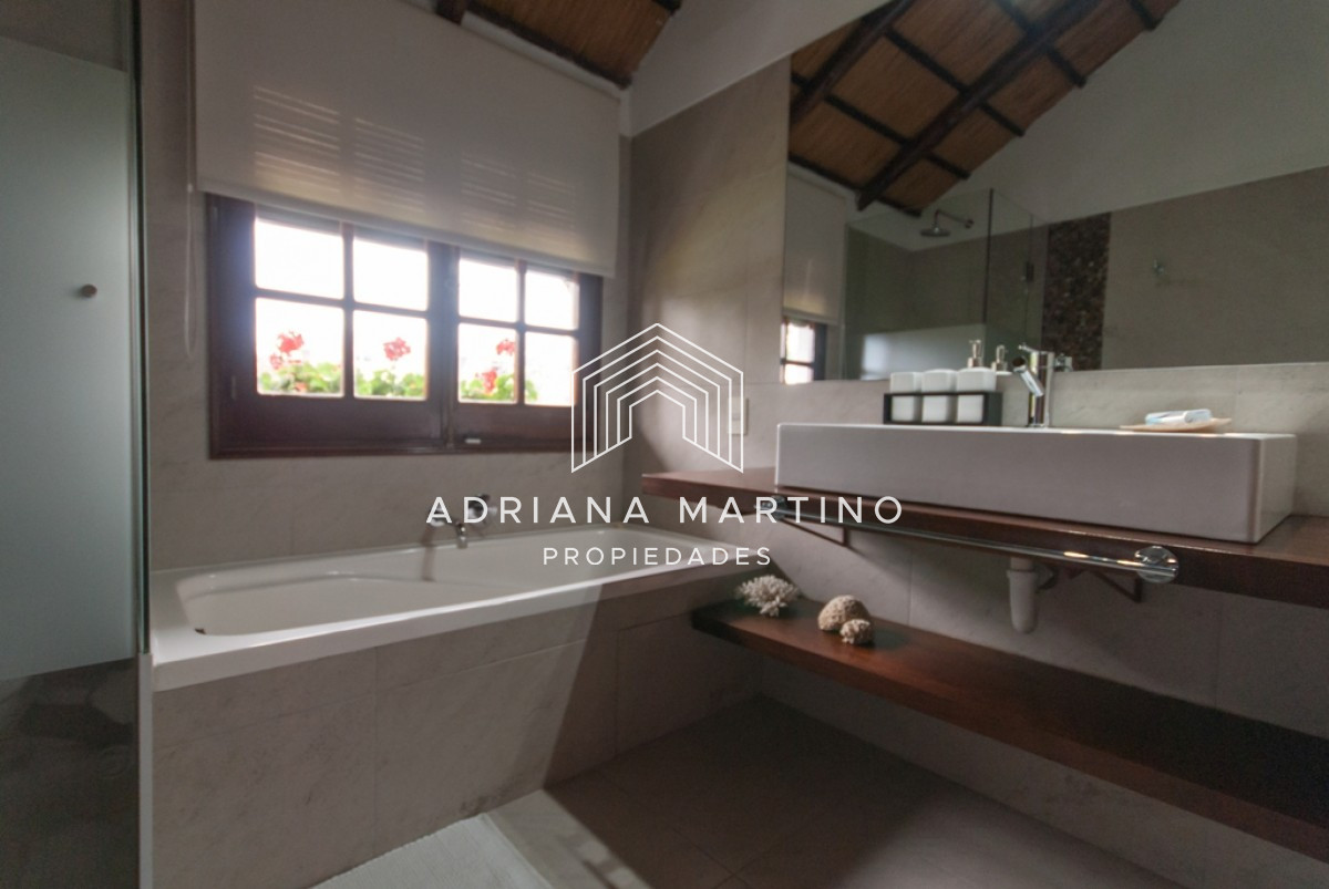 Casa ID.67768 - Muy cerca del mar piscina climatizada y hermoso parrillero cerrado 