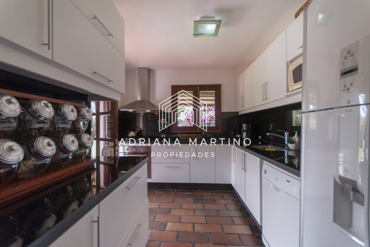 Casa ID.67768 - Muy cerca del mar piscina climatizada y hermoso parrillero cerrado 