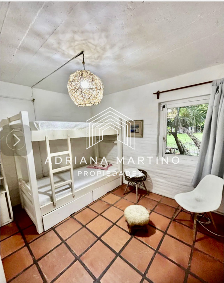 Casa ID.71098 - Excelente propiedad de sólida construcción en pinares 