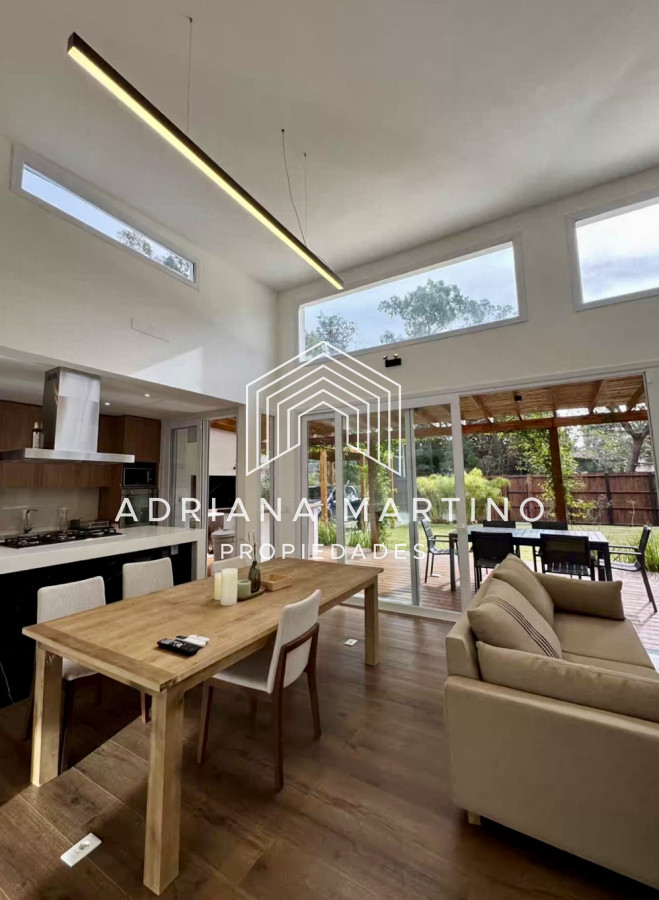 Casa ID.71405 - Excelente casa en venta punta del este 