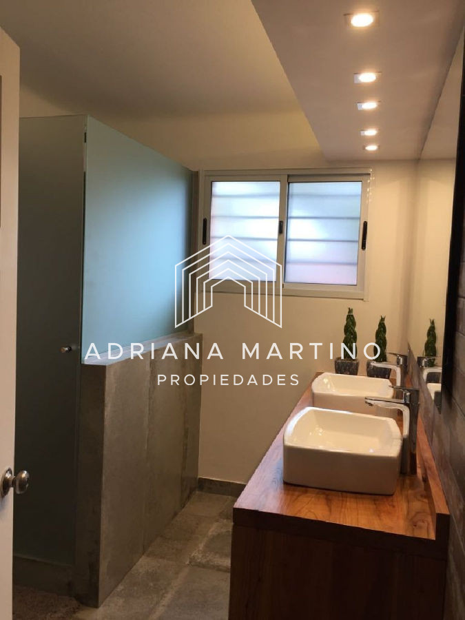 Casa ID.34005 - Gran propiedad en Peninsula!