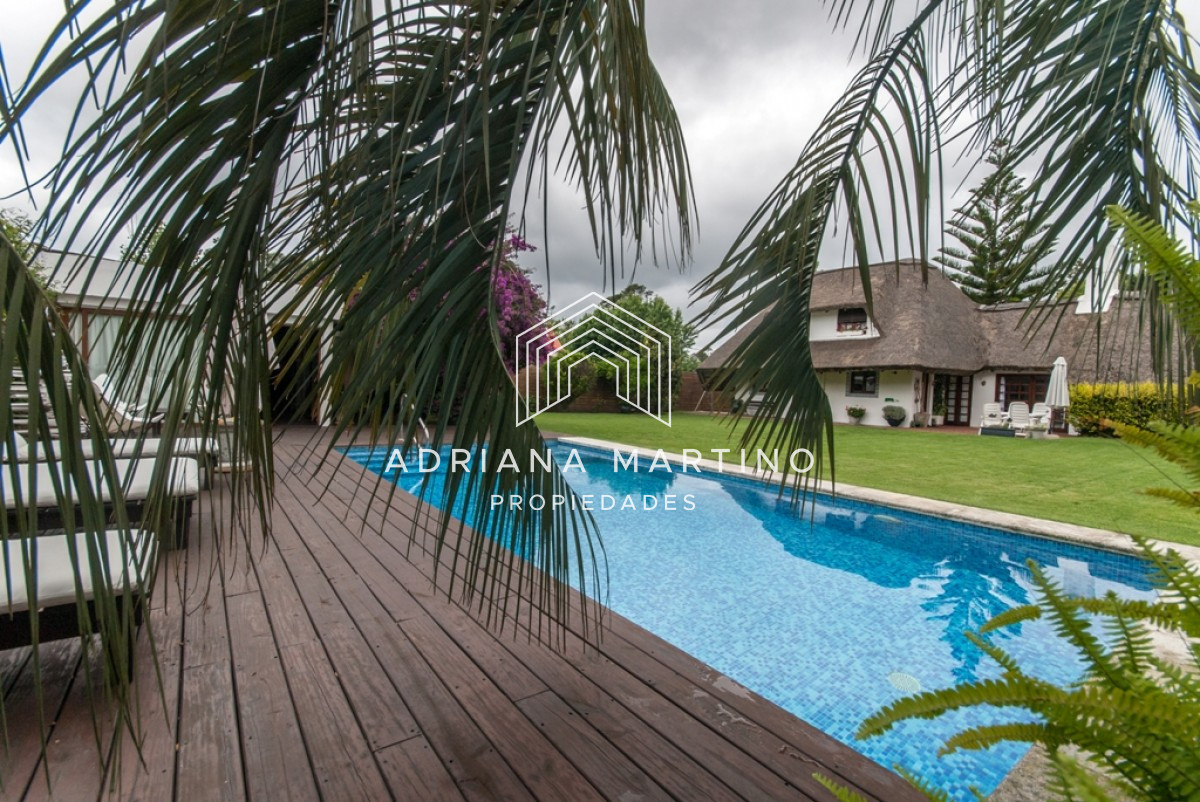 Casa ID.67768 - Muy cerca del mar piscina climatizada y hermoso parrillero cerrado 