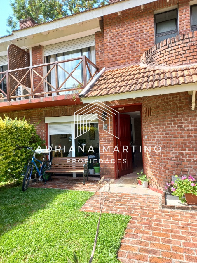 Casa ID.70017 - Hermoso tripex con parrillero en zona ideal para vivir todo el año.