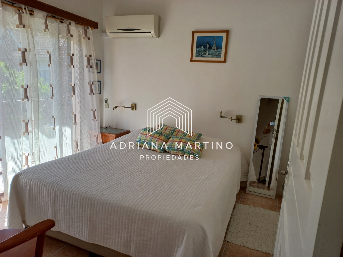 Casa ID.70017 - Hermoso tripex con parrillero en zona ideal para vivir todo el año.