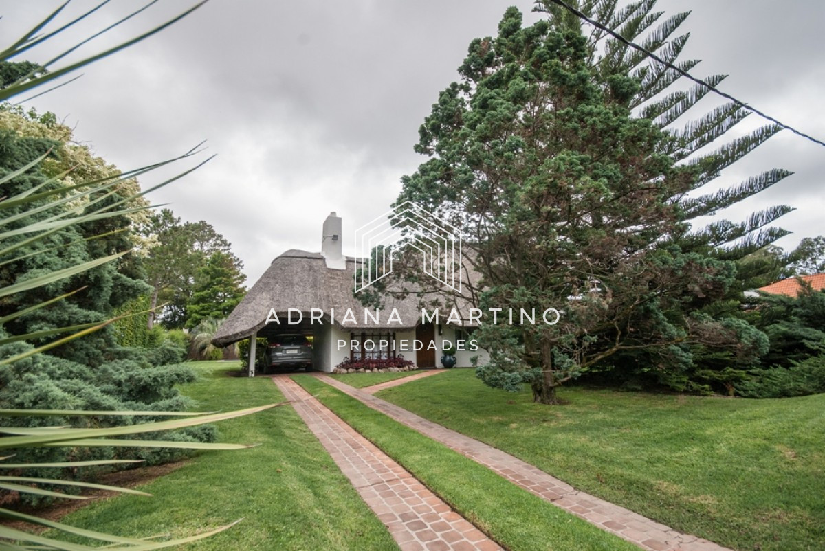 Casa ID.67768 - Muy cerca del mar piscina climatizada y hermoso parrillero cerrado 