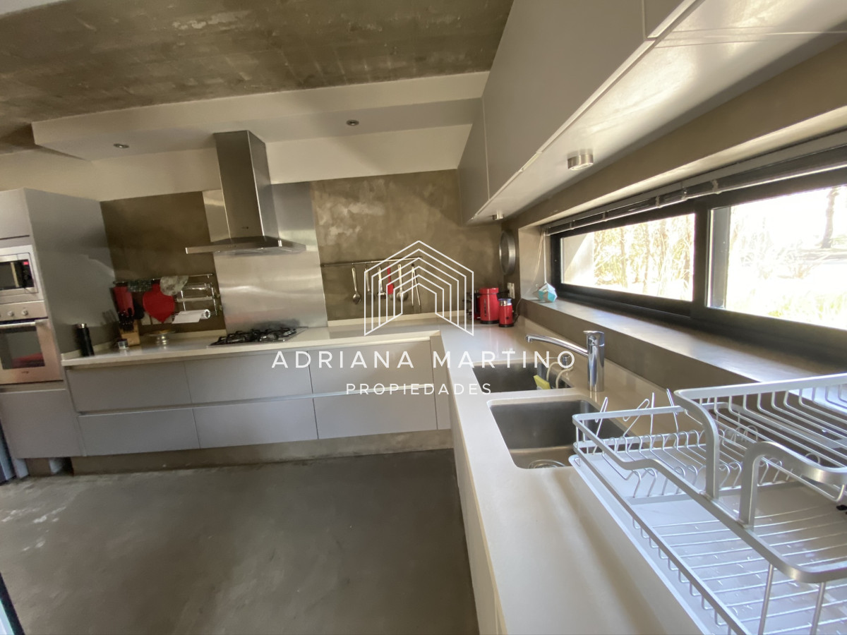 Hermosa propiedad en barrio cerrado ! - GoPunta - Portal Inmobiliario de Punta del Este - Maldonado