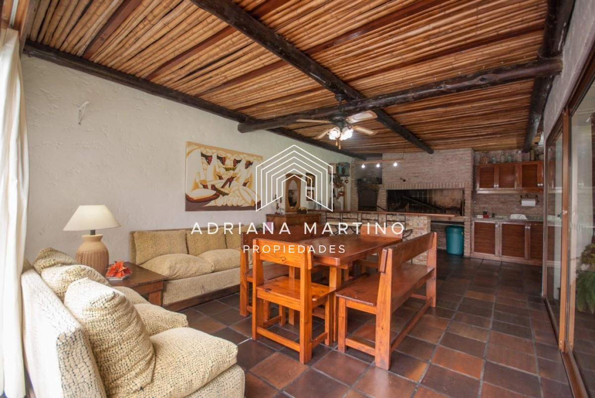 Casa ID.67768 - Muy cerca del mar piscina climatizada y hermoso parrillero cerrado 