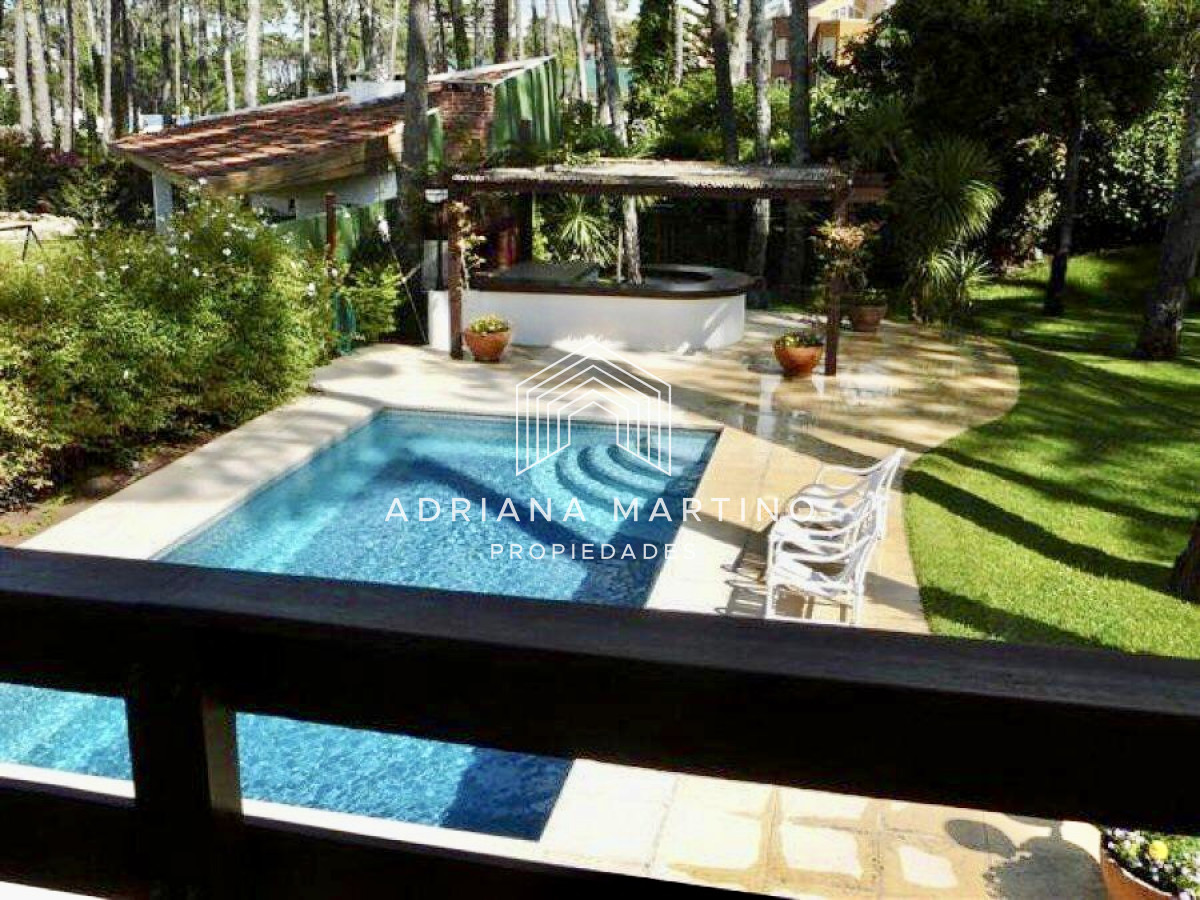 Casa ID.70628 - Hermoso Chalet a metros Del Mar sobre playa Mansa 