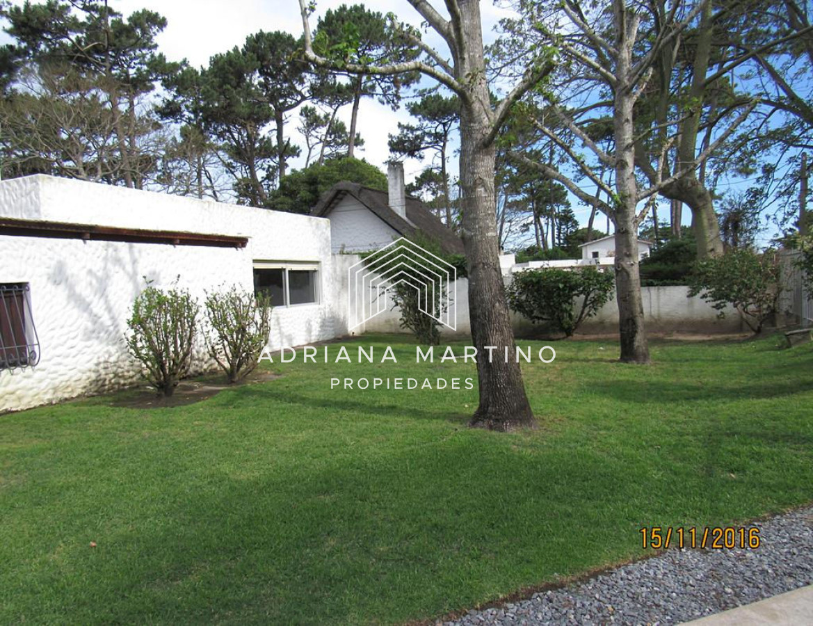 Casa ID.34091 - Casa en Rincón del Indio, a pocas cuadras del mar, con hermoso jardín y piscina