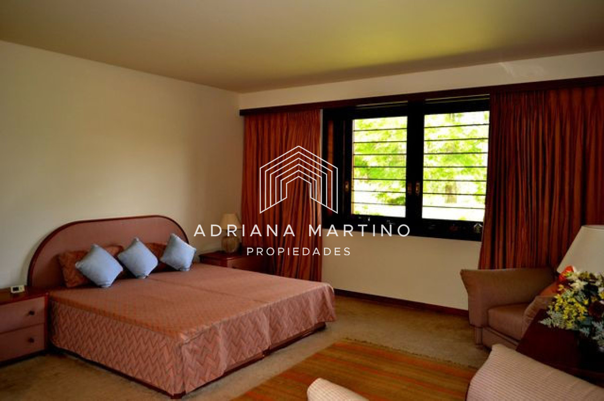 Casa ID.33510 - Casa en el Golf 4 dormitorios con piscina y parrillero