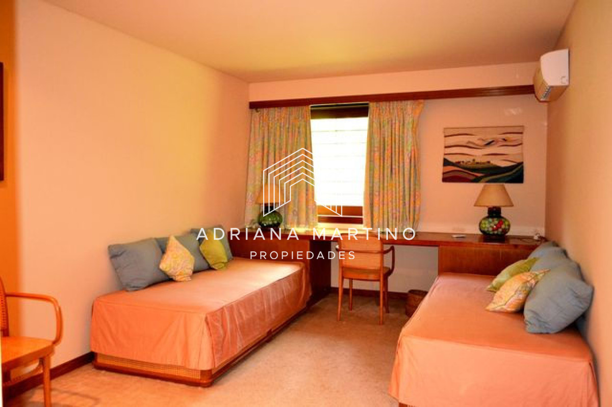 Casa ID.33510 - Casa en el Golf 4 dormitorios con piscina y parrillero