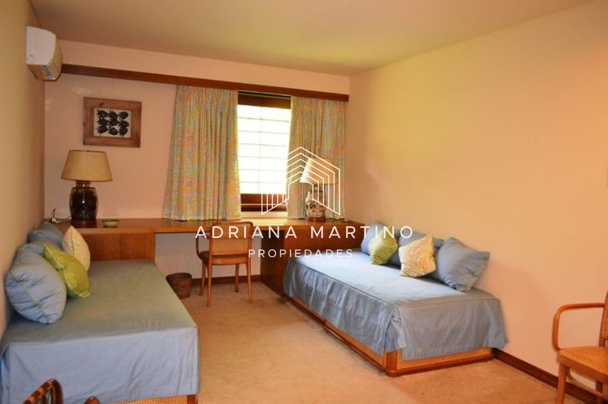 Casa ID.33510 - Casa en el Golf 4 dormitorios con piscina y parrillero