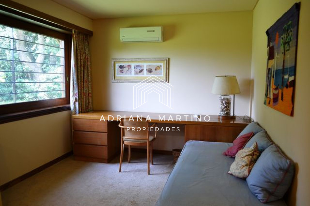 Casa ID.33510 - Casa en el Golf 4 dormitorios con piscina y parrillero