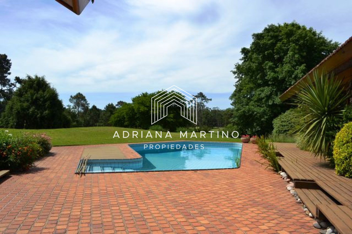 Casa ID.33510 - Casa en el Golf 4 dormitorios con piscina y parrillero