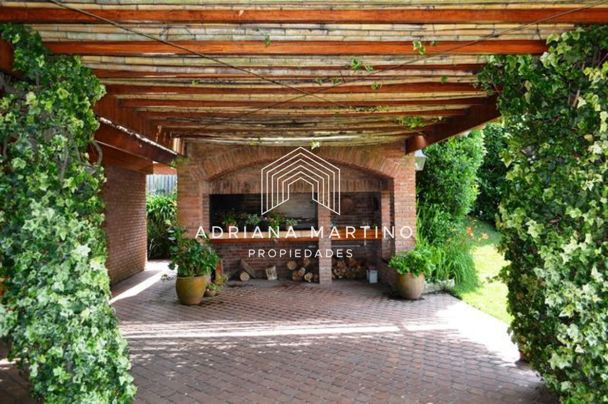 Casa ID.33510 - Casa en el Golf 4 dormitorios con piscina y parrillero