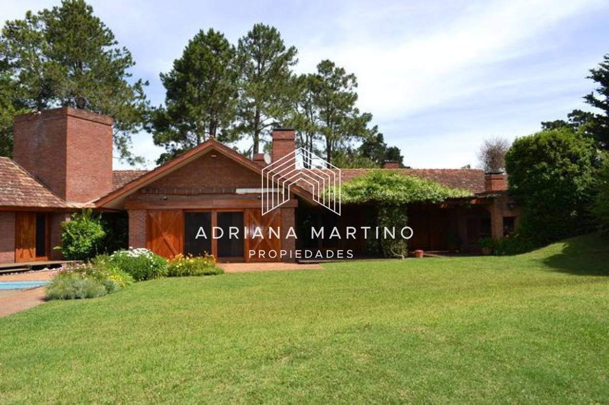 Casa ID.33510 - Casa en el Golf 4 dormitorios con piscina y parrillero