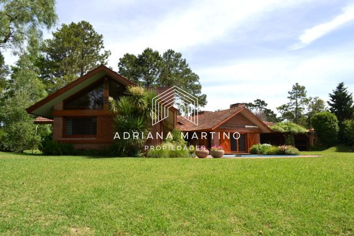 Casa ID.33510 - Casa en el Golf 4 dormitorios con piscina y parrillero