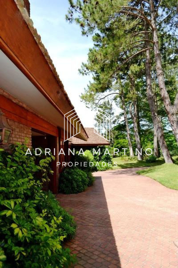 Casa ID.33510 - Casa en el Golf 4 dormitorios con piscina y parrillero