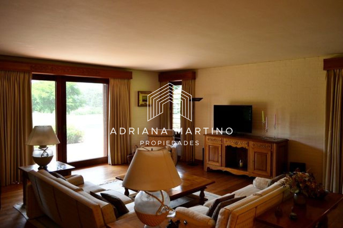 Casa ID.33510 - Casa en el Golf 4 dormitorios con piscina y parrillero