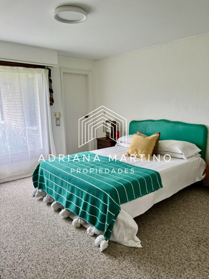 Casa ID.67494 - Casa en venta y alquiler anual, ubicada en un barrio muy tranquilo y con una excelente ubicación, ideal para vivir todo el año.