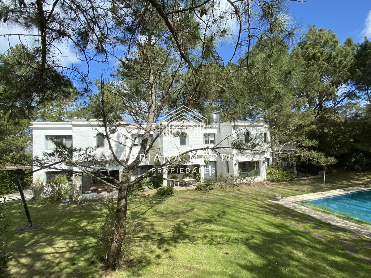 Casa ID.69318 - Casa en Playa Brava, espectacular ubicación.  5 dormitorios con baños en suite