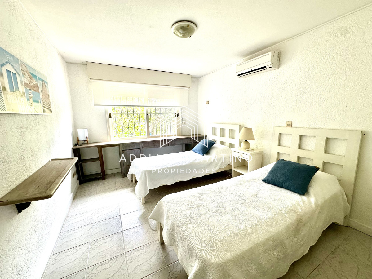 Casa ID.34129 - Casa en venta y alquiler temporal a metros de Playa Brava, Punta del Este