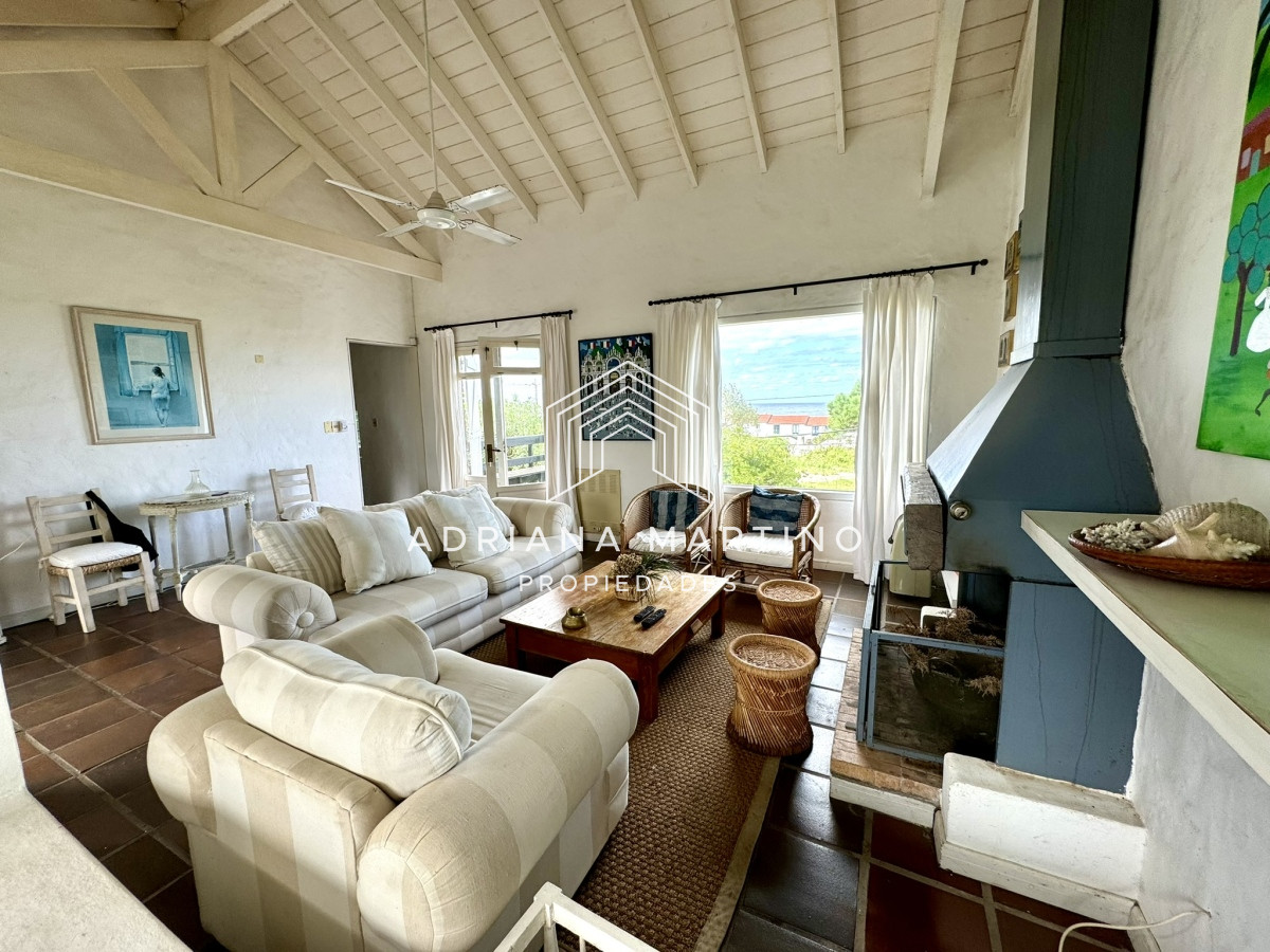 Casa ID.70641 - Excelente propiedad  con vista al mar 