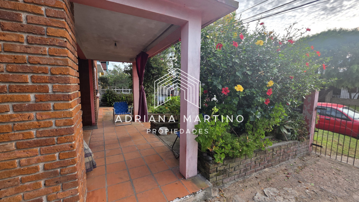 Casa ID.71718 - Oportunidad en barrio Biarritz: Solida construccion con gran potencial.