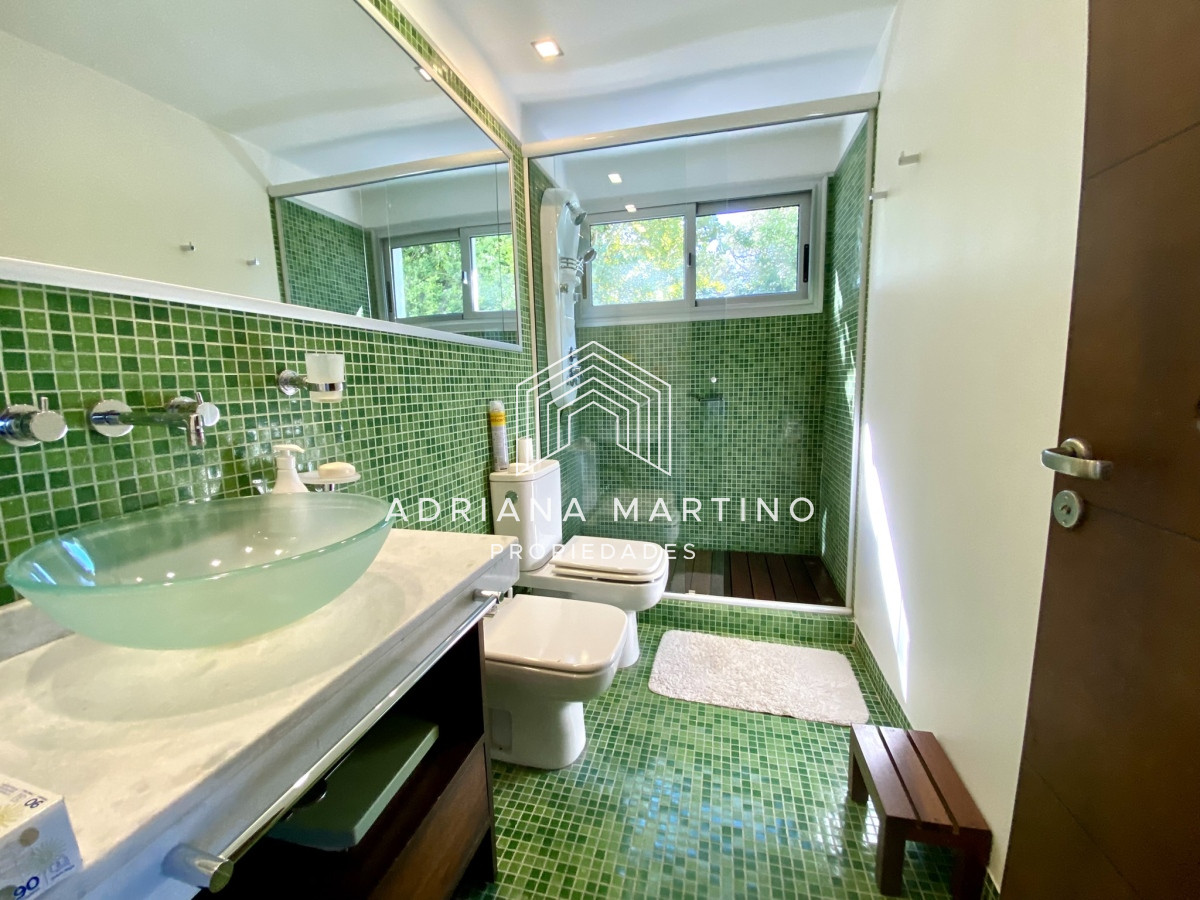 Casa ID.70611 - Hermosa residencia en playa brava a metros del mar  punta del este