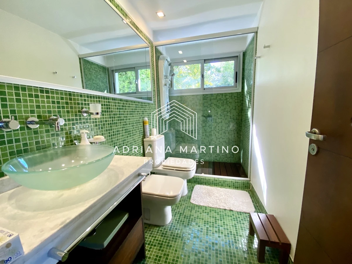 Casa ID.70611 - Hermosa residencia en playa brava a metros del mar  punta del este