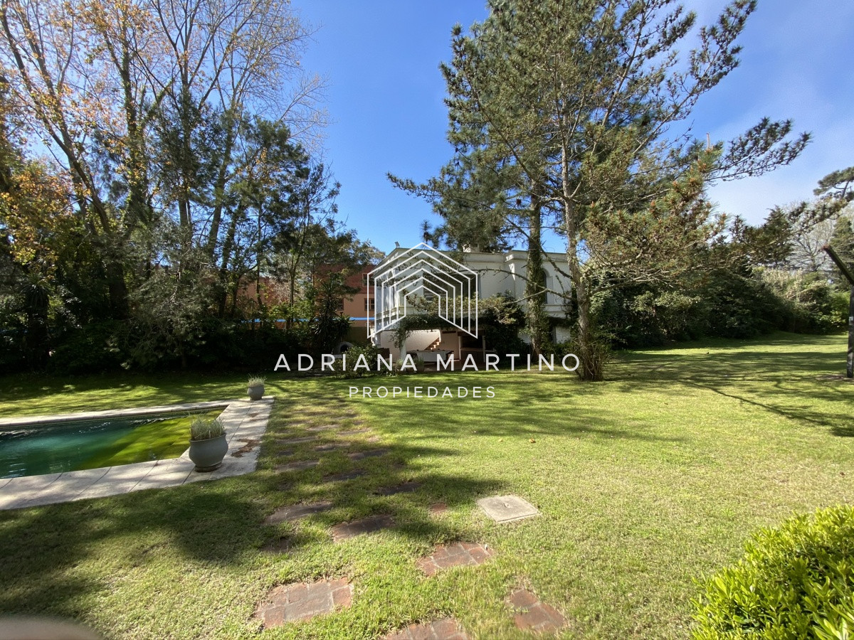 Casa ID.69318 - Casa en Playa Brava, espectacular ubicación.  5 dormitorios con baños en suite