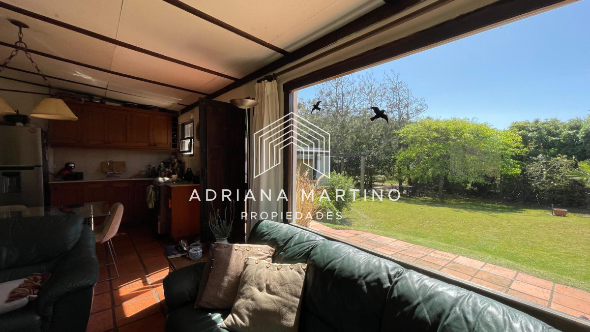 Casa ID.71156 - Venta de Casa a Metros del Mar – Entorno Natural y Amplio Terreno