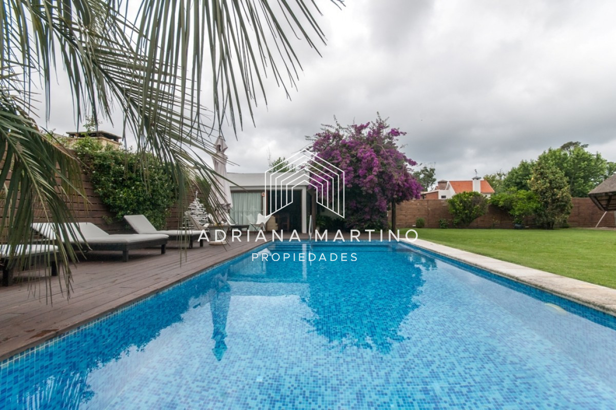 Casa ID.67768 - Muy cerca del mar piscina climatizada y hermoso parrillero cerrado 