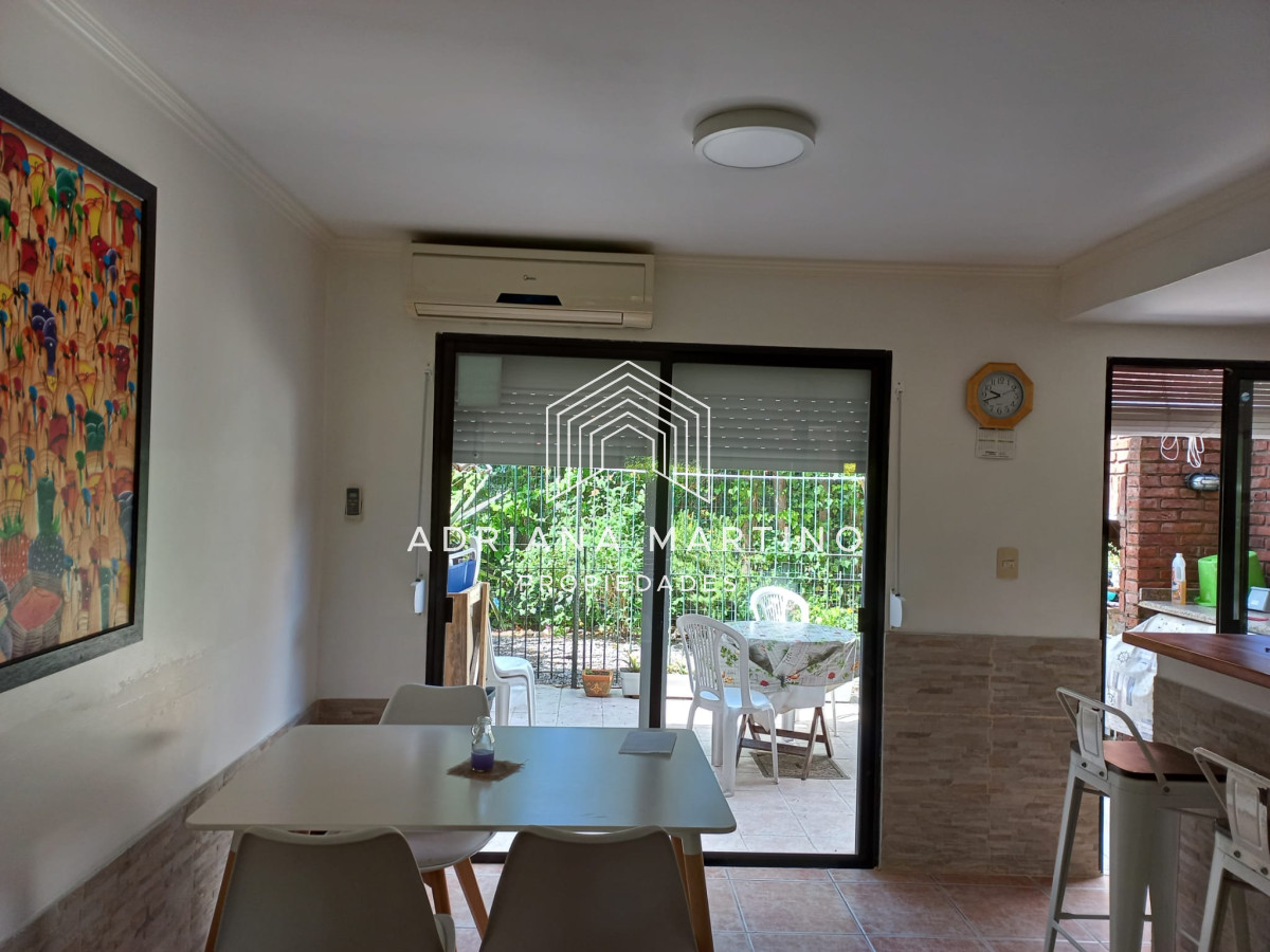 Hermoso tripex con parrillero en zona ideal para vivir todo el año. - GoPunta - Portal Inmobiliario de Punta del Este - Maldonado