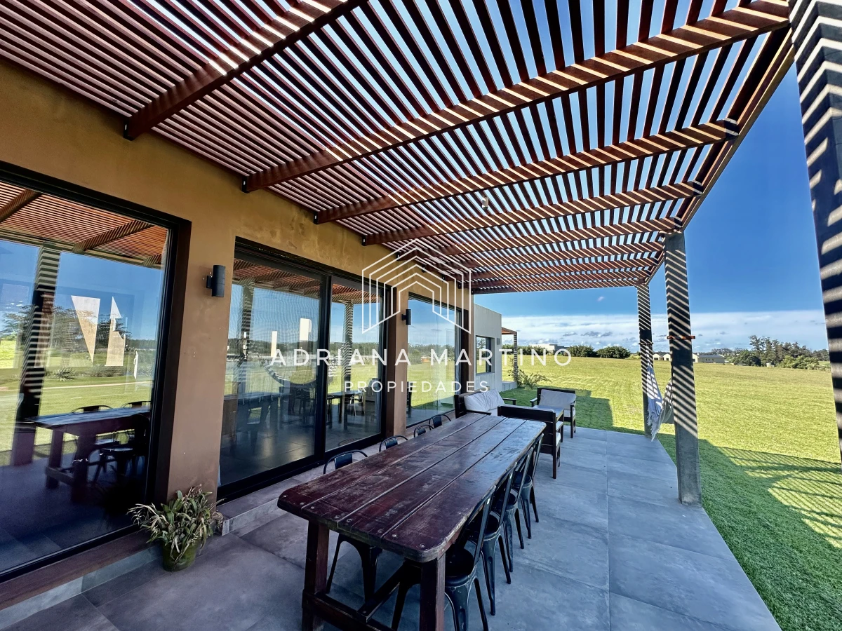 Casa ID.71019 - Excelente propiedad en la barra 