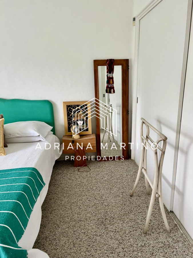 Casa ID.67494 - Casa en venta y alquiler anual, ubicada en un barrio muy tranquilo y con una excelente ubicación, ideal para vivir todo el año.