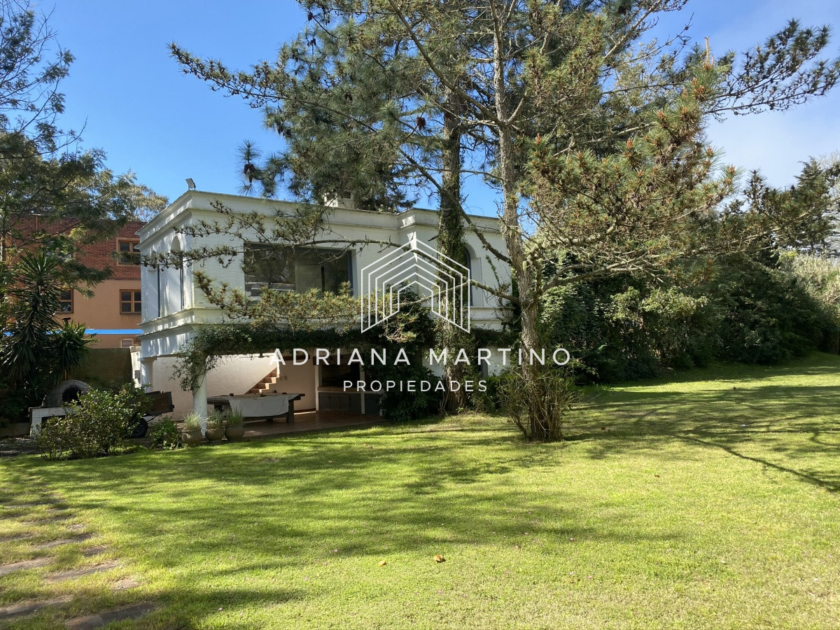 Casa ID.69318 - Casa en Playa Brava, espectacular ubicación.  5 dormitorios con baños en suite