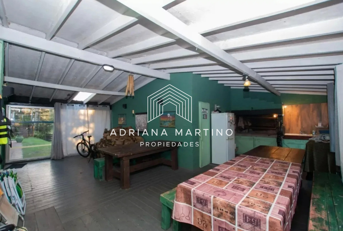 Casa ID.70022 - Hermosa y solida propiedad, ideal para vivienda permanente !