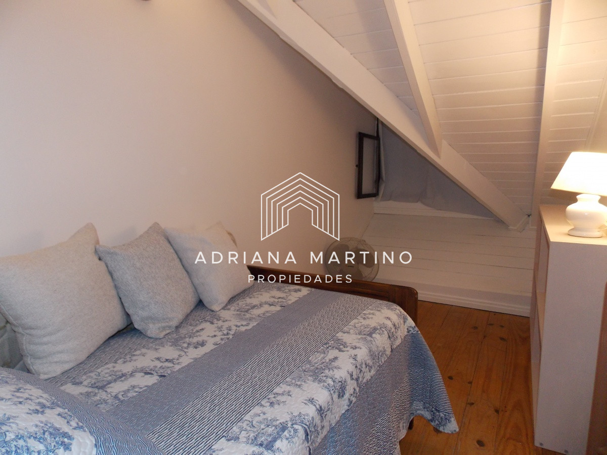 Casa ID.70017 - Hermoso tripex con parrillero en zona ideal para vivir todo el año.